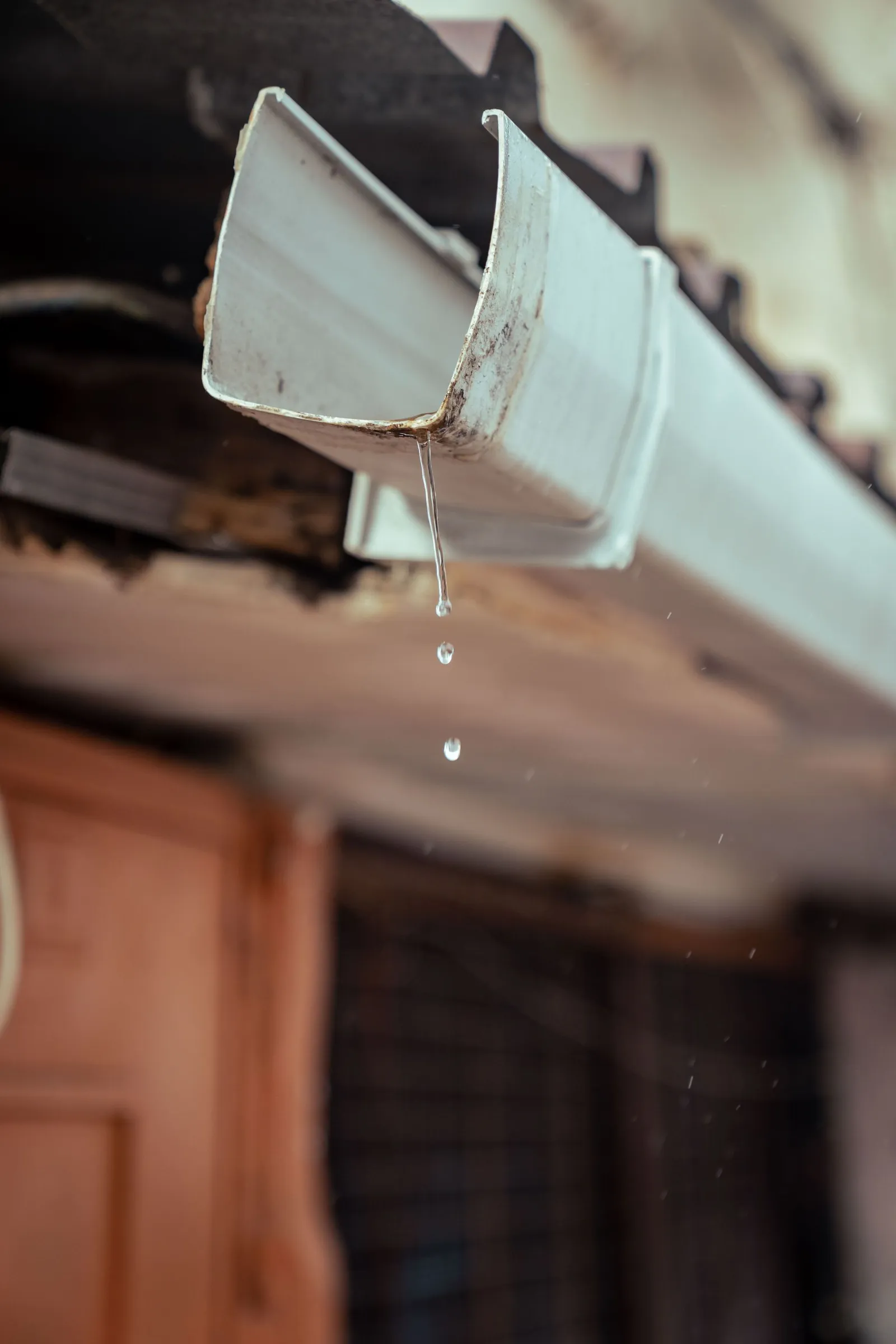Évacuation de l’eau de pluie par une gouttière
